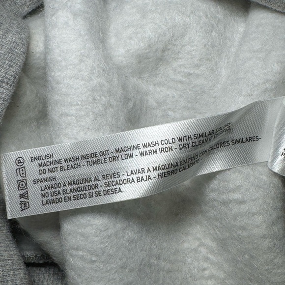 Denim & Flower Ricky Singh Holiday Christmas Crewneck Sweatshirt Men’s size M - Picture 8 of 8